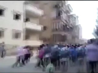 فري برس الرقة مظاهرة طلابية في حي الثكنة 10 4 2012 ج2