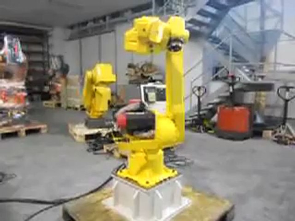 Robot usato Fanuc Arc Mate 120 in fase di revisione