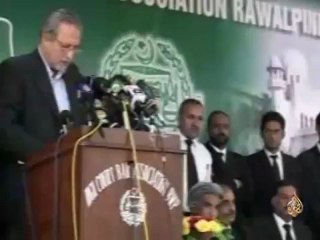 قانون لإسقاط الدعاوى عن السياسيين الباكستانيين