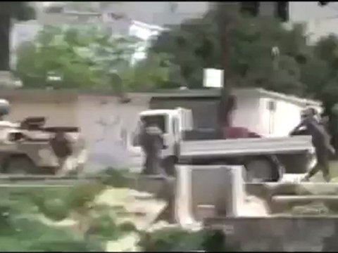 فري برس ريف حماه المحتل دبابات وحواجز الجيش الأسدي في قلعة المضيق 10 4 2012