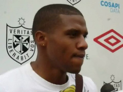 Luis Perea: Muy contento de estar aca(en La Universidad San Martin) .