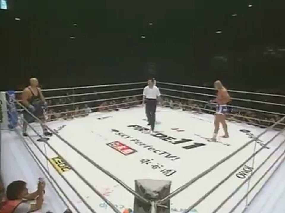 M1k3 B0urk3 vs 4l3x4nd3r 07suk4