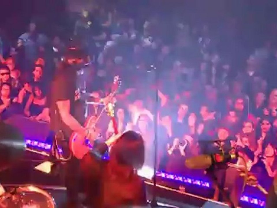 Slash - "Nothing To Say" / "Back From Cali" (Live Golden Gods Awards)