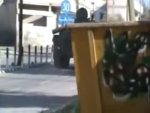 فري برس درعا قطعان الأسد وهي تدخل بصرى الشام 11 4 2012