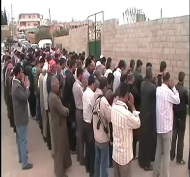 فري برس حلب عندان الصلاة على الشهيد محمد خليفة11 4 2012