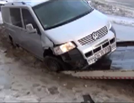 Aniden bastıran dolu kazalara sebep oldu
