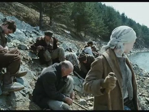 LES CHEMINS DE LA LIBERTE (A MARCHE FORCEE) - Bande-annonce VF