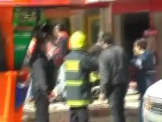 ثلاثة قتلى و عشرات الجرحى في عملية فدائية تستهدف مركزا تجاري