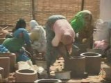 دور المنظمات الإنسانية بتدريب نساء دارفور على المهن اليدوية