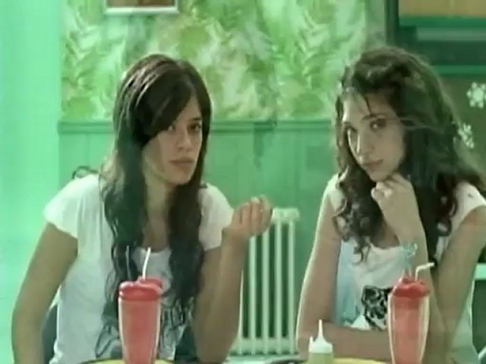 Desperate : loser teenager turns girls off