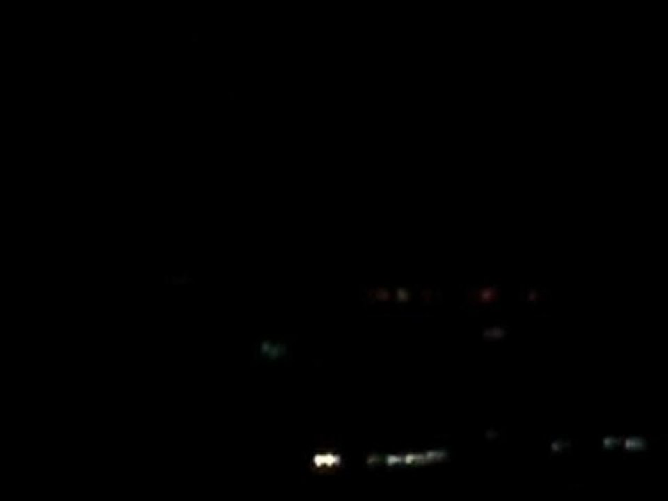 فري برس ريف حلب الاتارب اطلاق نار كثيف على المدينة 11 4 2012 Aleppo