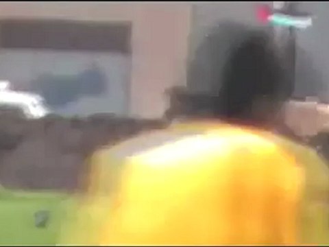 فري برس درعا إنخل حاجز الجيش الأسدي عند الجمعية 12 4 2012 Daraa