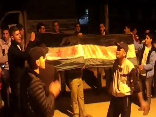 فري برس  حماة مظاهرة ليلية في بلدة خطاب تهتف للمدن المحاصرة 11 4 2012 Hama