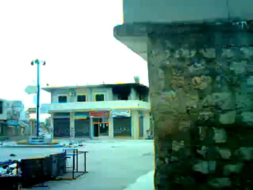 فري برس حلب الاتارب المحتله حرق منزل احد المواطنين من قبل عصابات الاسد 12 4 2012 Aleppo