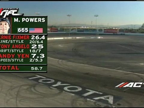 Dean Kearney scores a 46.7 during session 1 of qualifying for Formula Drift Round 7