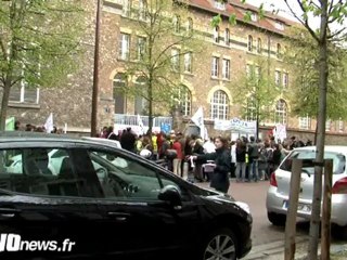 Rassemblement de parents d’élèves à Versailles