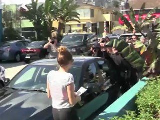 Miley Cyrus dévoile ses abdos