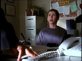 01x04 - Aux Portes Du Cauchemar - Tel Est Pris Qui Croyait Prendre