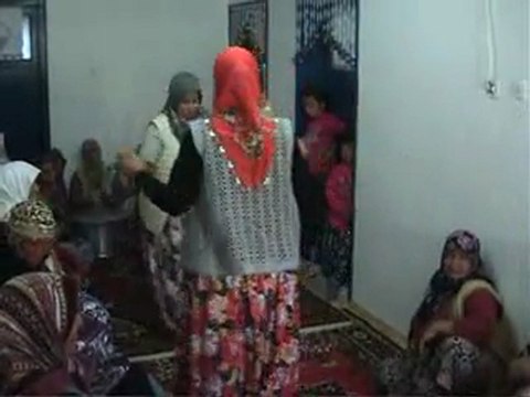 bigadiç kalafat köyü oyunu(bayram garan)kamerasıyla.