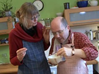 A winter salad made of rocket, chicory, leaf lettuce, walnuts and oranges