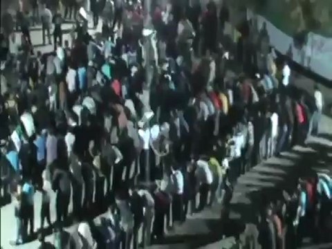 فري برس حماه المحتلة جنوب الملعب مسائية واغنية يا الله يالله 12 4 2012 Hama