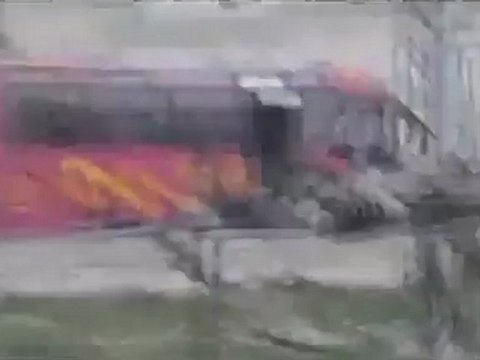 فري برس حماه المحتلة تمركز الدبابات والجيش عند جسرالمزارب حماة 12 4 2012 Hama