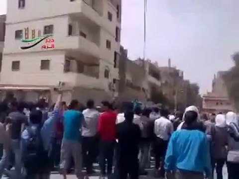 فري برس دير الزور الحرة مظاهرة صباحية احرار كلية العلوم بدير الزور 12 4 2012 ج2 DeerALzoor