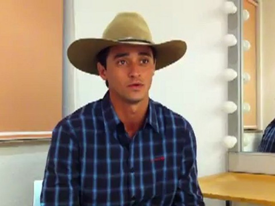 FAEL FALA  NA  ESPANHA SOBRE SURF