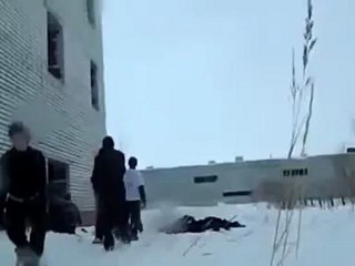 Επικό Backflip από τον τρίτο όροφο