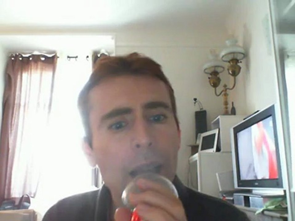 Wiwi égratigne "my love is over" de Jean Roch