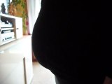 Mon ventre 4 mois de grossesse avec le coeur du bébé