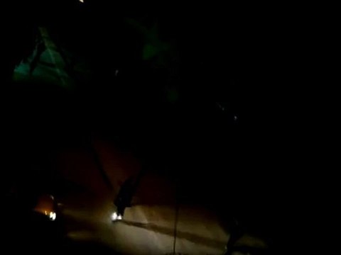 فري برس ريف دمشق عربين اطلاق نار على المتظاهرين العزل12 4 2012 Damascus