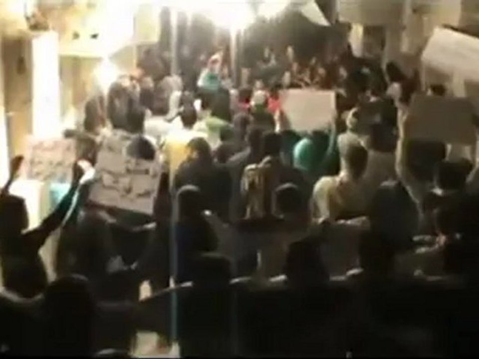 فري برس دمشق نهر عيشة مسائية رائعة  رغم الحصار الامني12 4 2012 Damascus