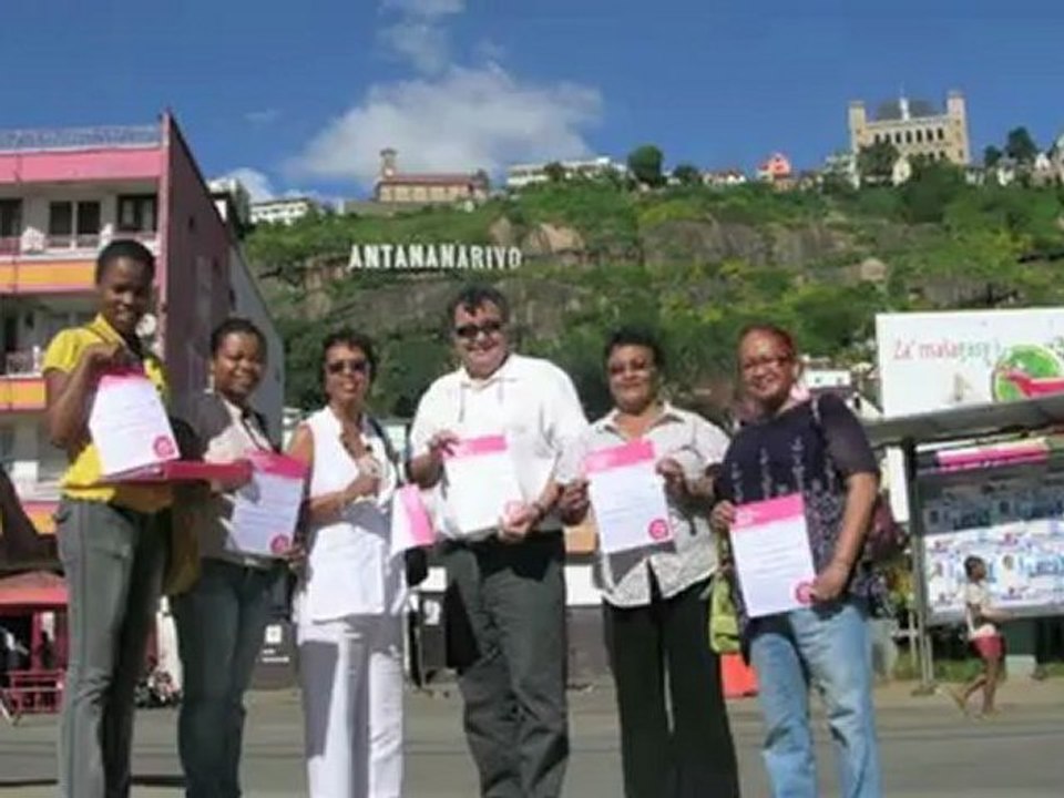 24H chrono - Le porte-à-porte fait le tour du monde