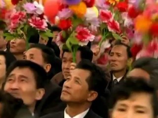 Huge statues memorialize North Korea's former leaders