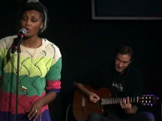 Imany - Please and change en live dans A La Bonne Heure de Stéphane Bern du 13 avril