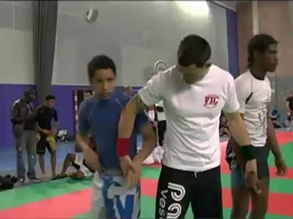 NICOLAS BLUMENTHAL VS BORGOS VARDA - VIC TOUR 2012 Sud