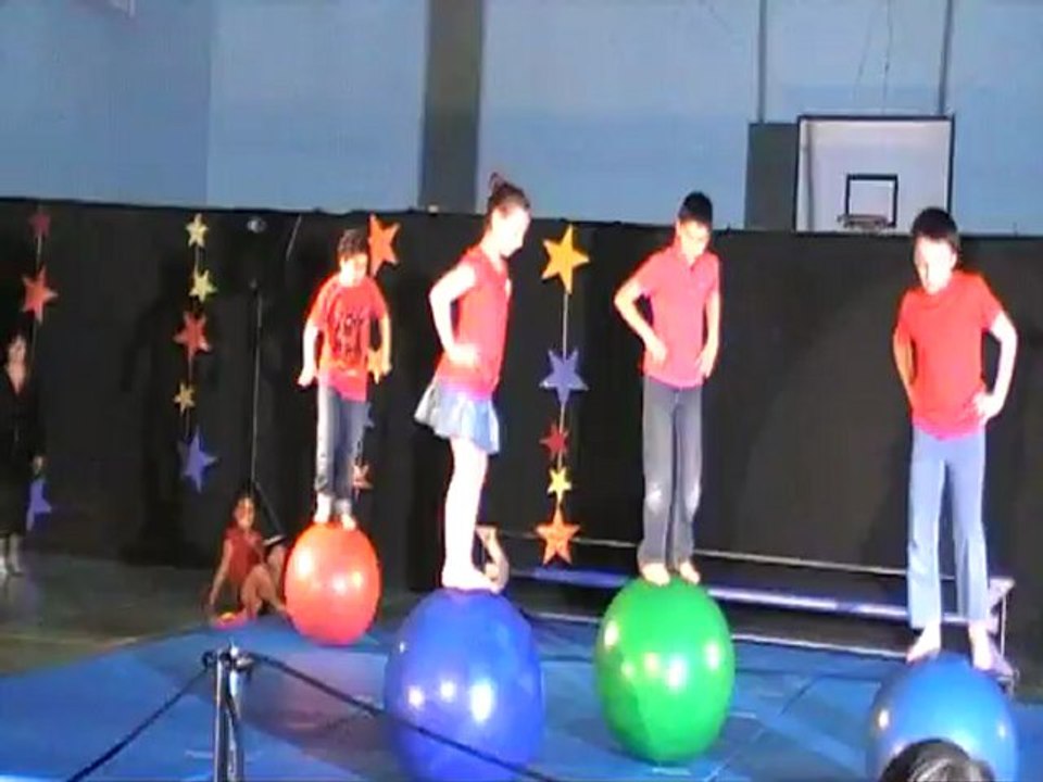 2ème vidéo du 1er gala de cirque de Andréa