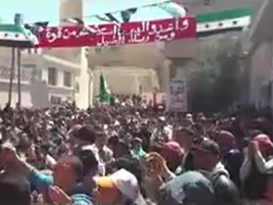 فري برس ريف دمشق قارة  ريف دمشق   جمعة ثورة لكل السوريين 13 4 2012    ج3 Damascus