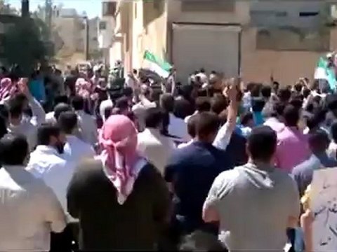 فري برس حماه طريق حلب شارع التوحيد جمعة ثورة لكل السوريين 13 4 2012 Hama