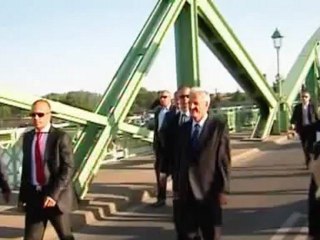 People and Power - Neighbours not friends