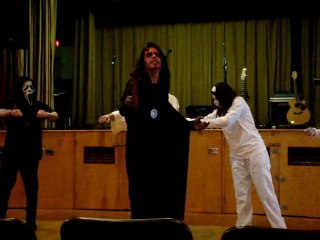 Drama en la Asamblea Juvenil