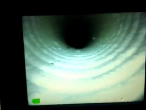 Inspection par camera d'une canalisation de piscine.