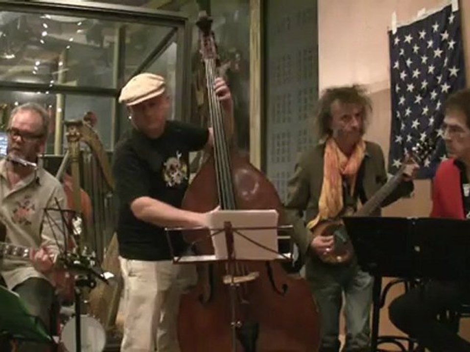 Vic Moan, Brad Scott, Silvain Vanot  BARGAIN BASEMENT à la Cité de la musique