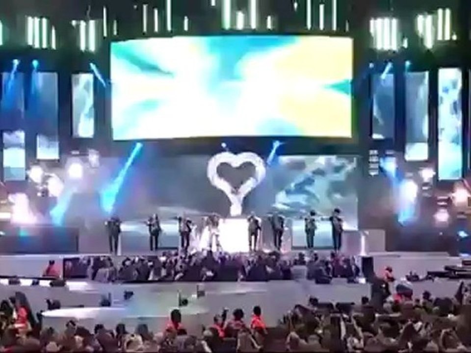 Jennifer Lopez I'm Into You Summertime Ball' 11 UK Live -