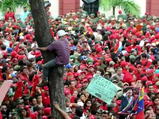 Chávez ante miles de seguidores