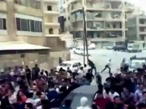 UN council approves monitors as reports of Syria violence continue