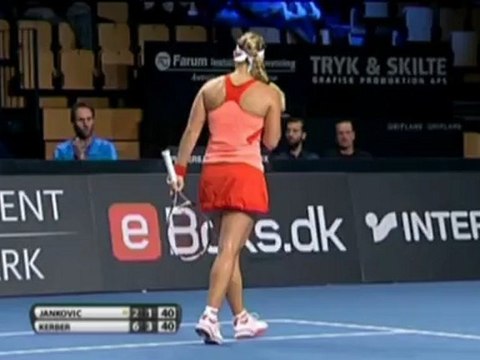 WTA Copenhagen: Kerber elimina Jankovic, semi-finale