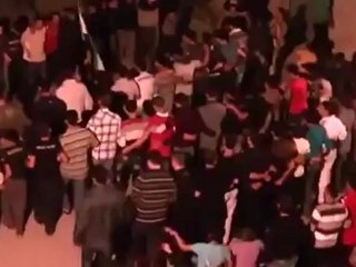 فري برس مسائية بدرعا البلد امام بيت الشهيد فياض ابازيد 14 4 2012 Daraa