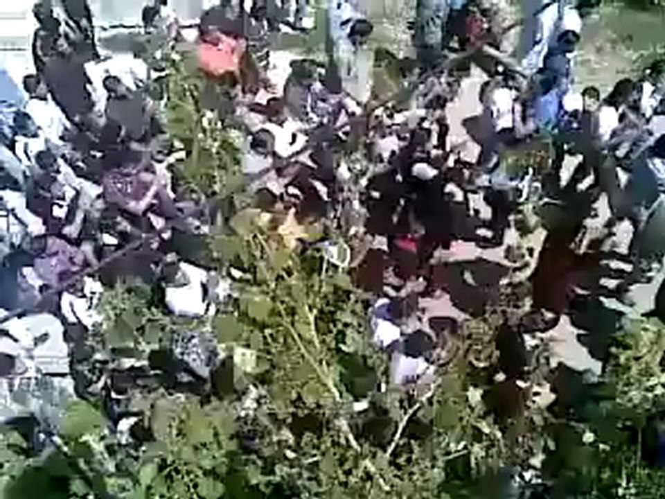 فري برس درعا المليحة الغربية مظاهرة نصرة لكل المدن المحاصرة 14 4 2012 Daraa